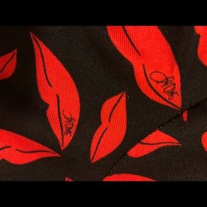 DVF “lips” classic wrap dress size 6. Worn twice